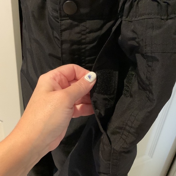 ❄️💦EUC Unisex Children’s Place Black Snowpants - size 12 - Picture 13 of 16